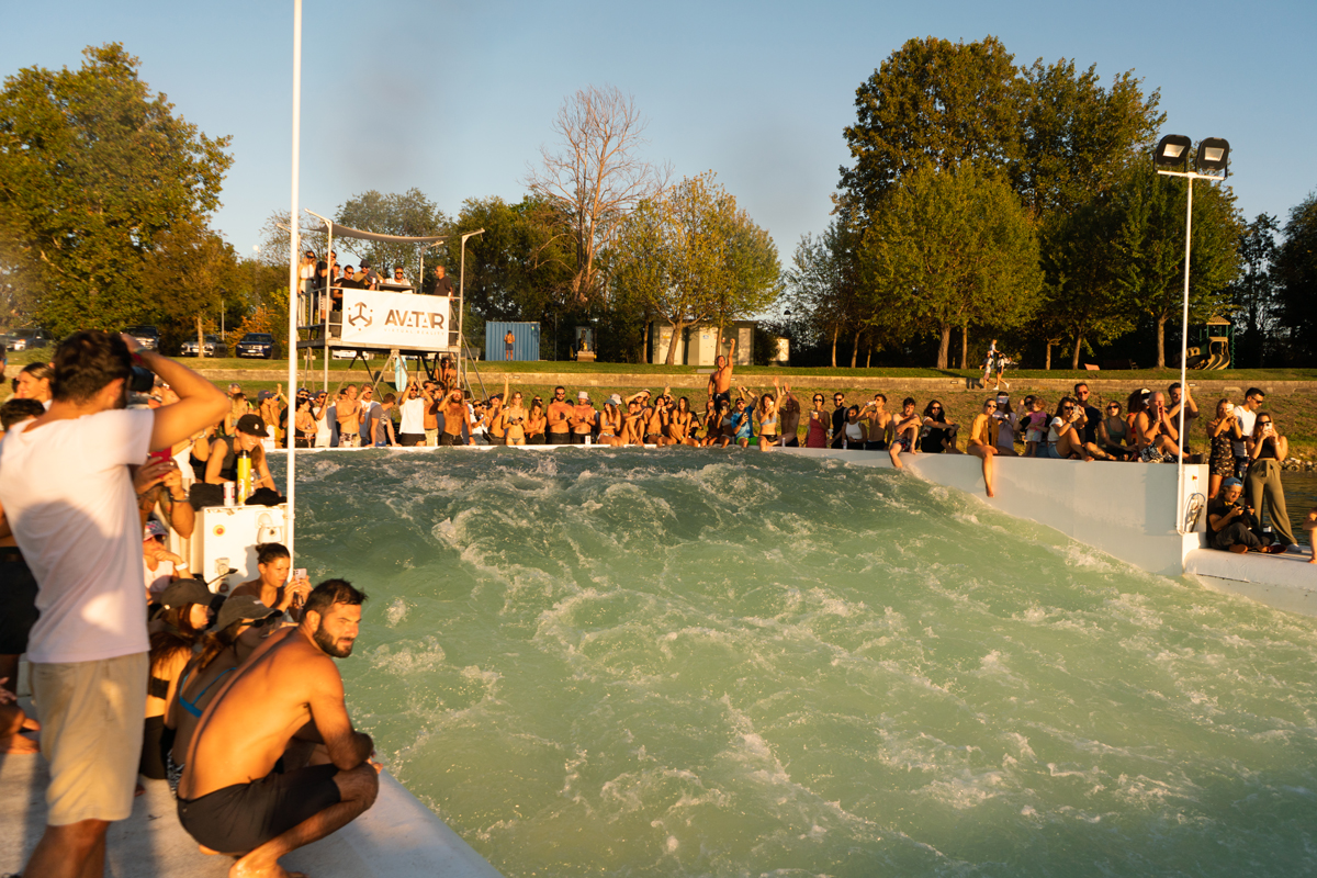 UNIT Surf Pool packed with fans at the No Surf Pro at Wakeparadise Milano